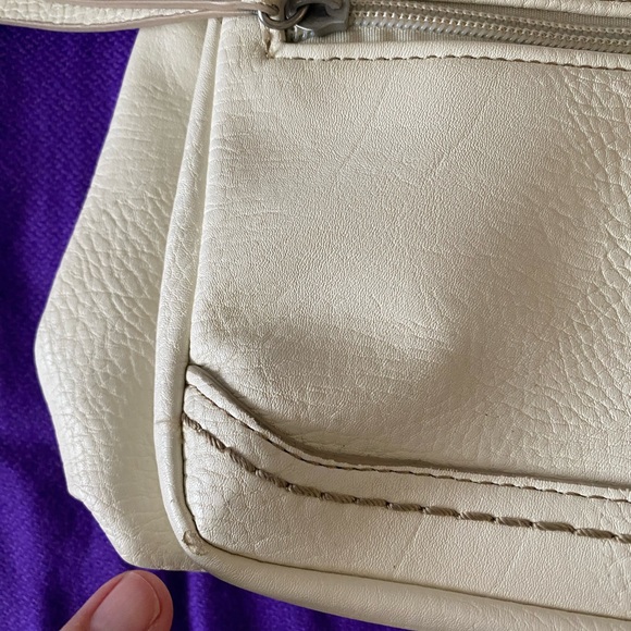 B.O.C. Born Concepts oyster white leather shoulder/cross body purse - Picture 8 of 8